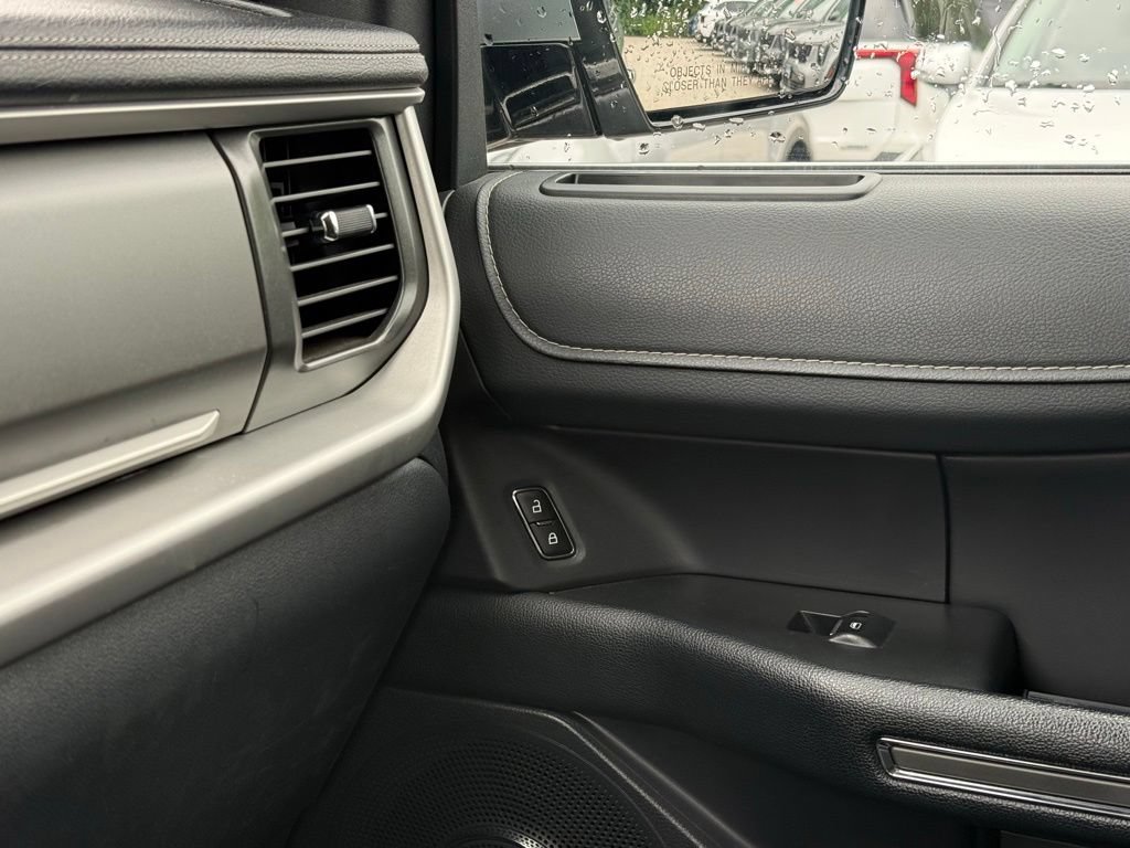 Used 2024 Ford Expedition Max XLT AWD/4WD image 43