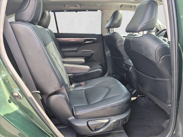 Used 2023 Toyota Highlander Platinum FWD image 23