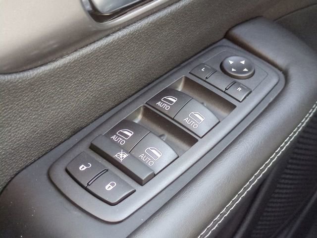 New 2026 Chrysler Pacifica Select FWD image 23
