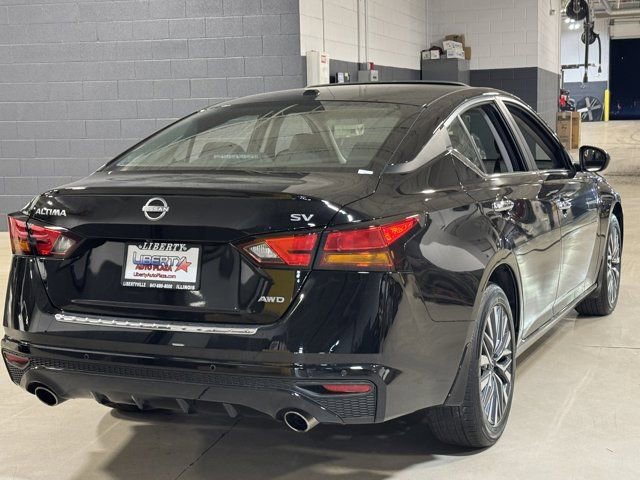 Used 2023 Nissan Altima 2.5 SV w/ SV Premium Package image 12