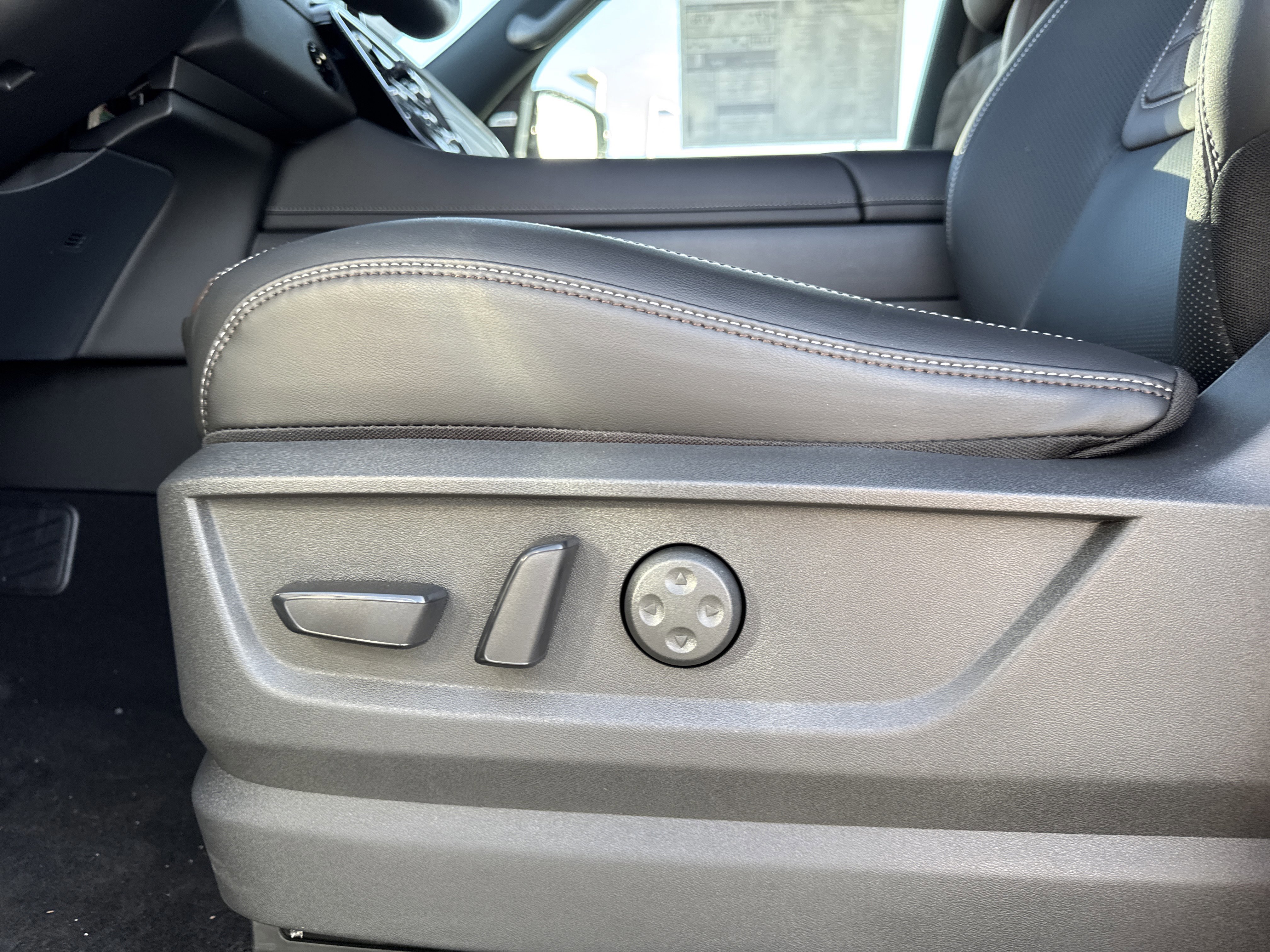 New 2026 Nissan Armada Platinum w/ Convenience Package image 12