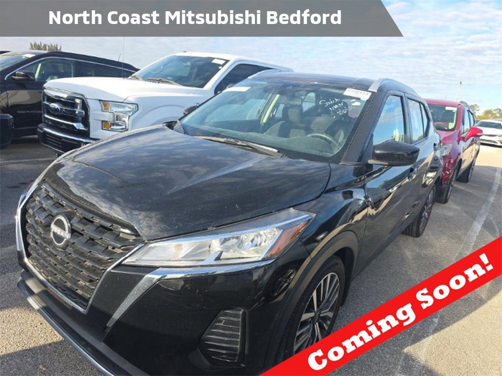 Used 2023 Nissan Kicks SV image 1