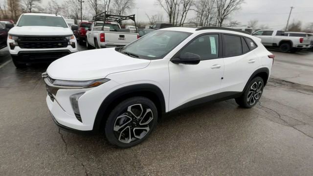 New 2026 Chevrolet Trax RS w/ Sunroof Package FWD image 6