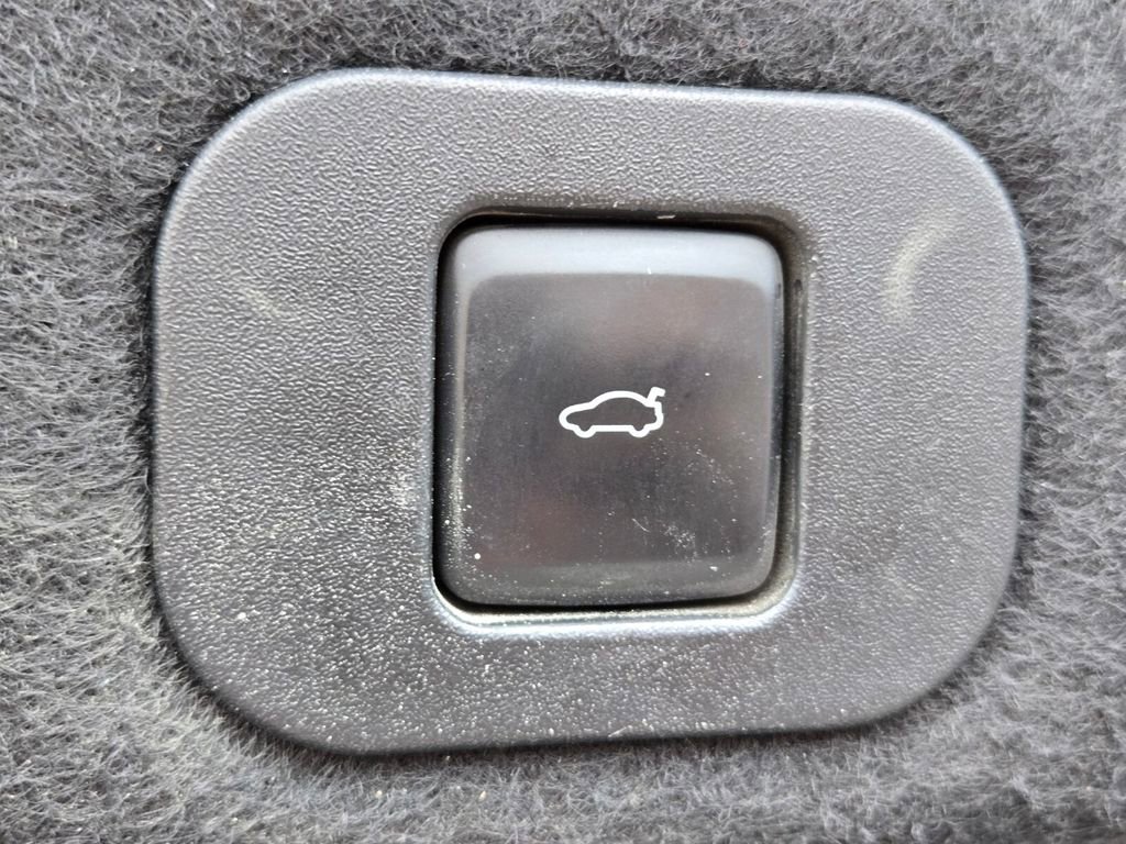 Used 2019 Lincoln Continental Reserve AWD/4WD image 22