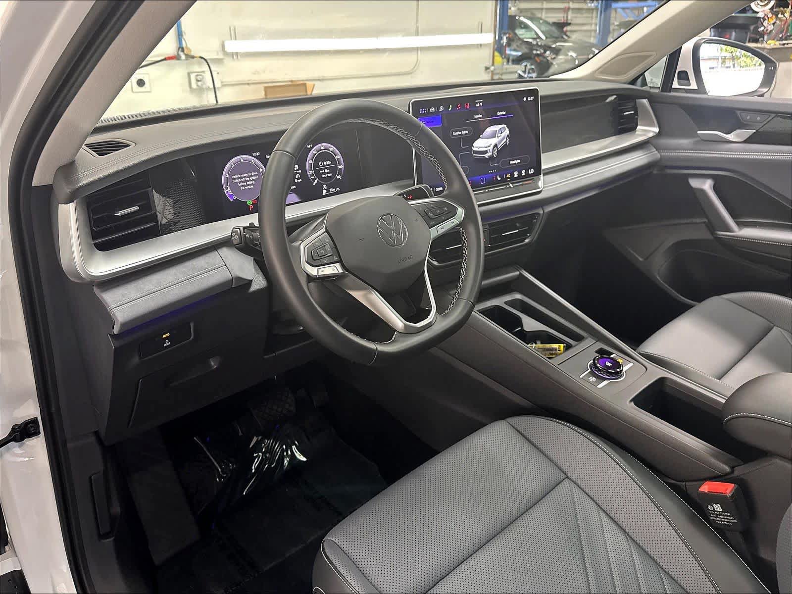 Used 2026 Volkswagen Tiguan SE w/ Panoramic Sunroof Package AWD/4WD image 20