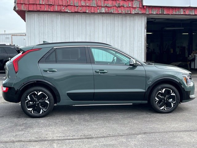 Certified 2025 Kia Niro Wind w/ Wind Preserve Package FWD image 15