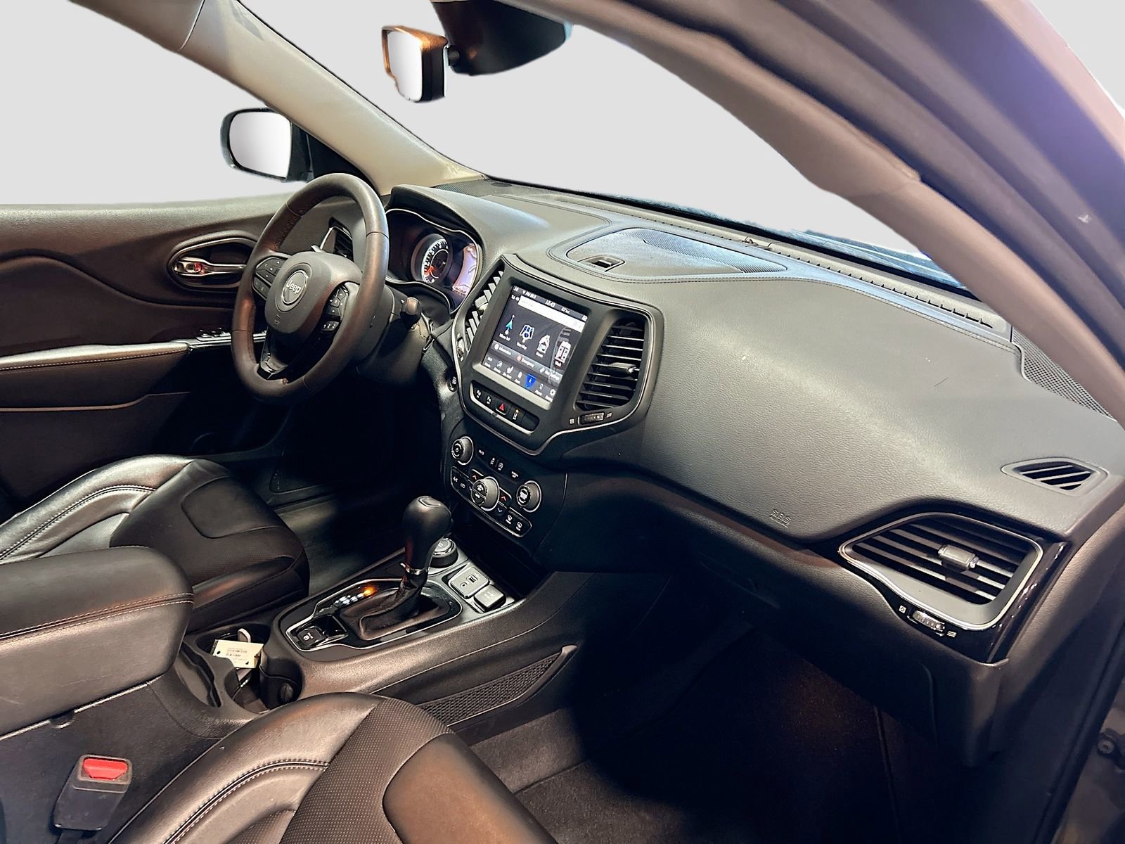 Used 2023 Jeep Cherokee Altitude Lux AWD/4WD image 28