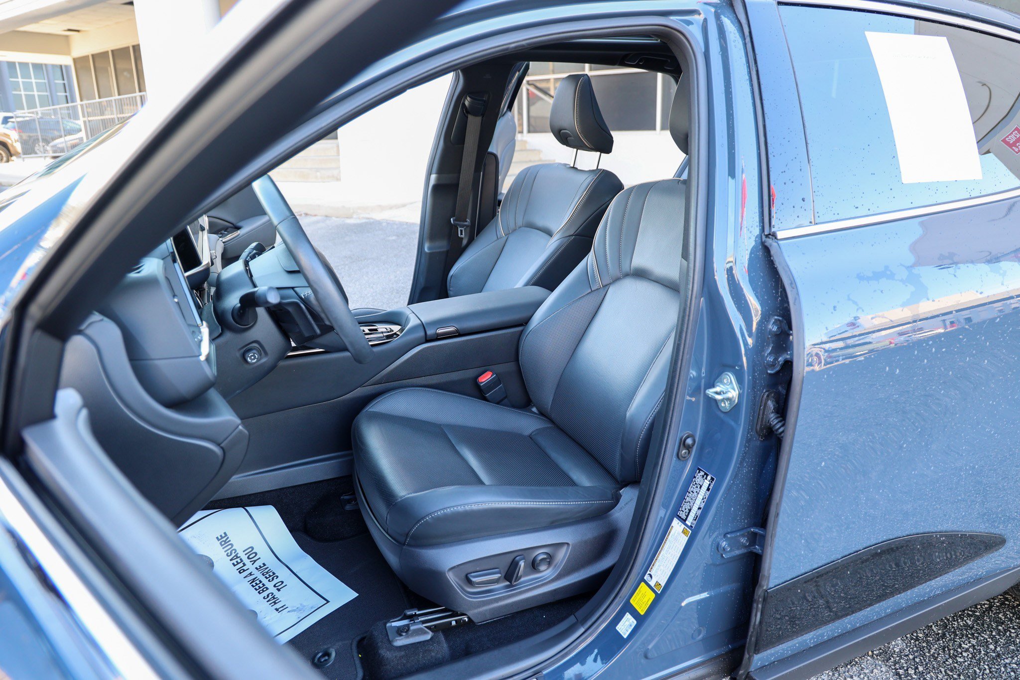 Used 2025 Toyota Crown Platinum image 33