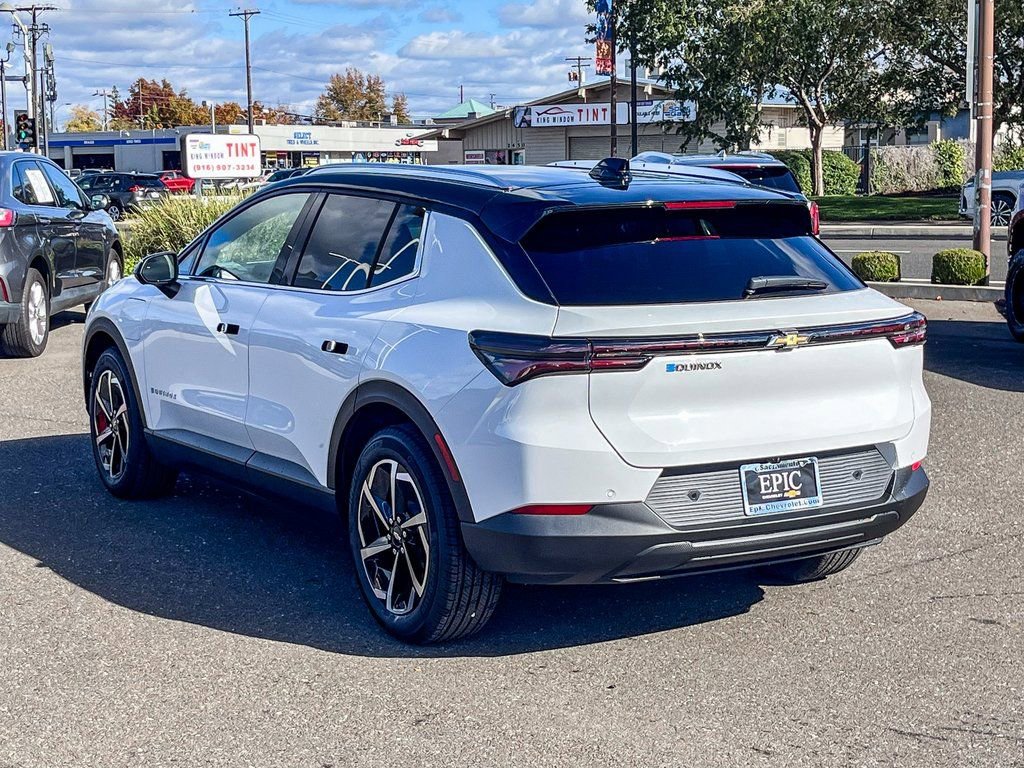 New 2026 Chevrolet Equinox EV LT image 2