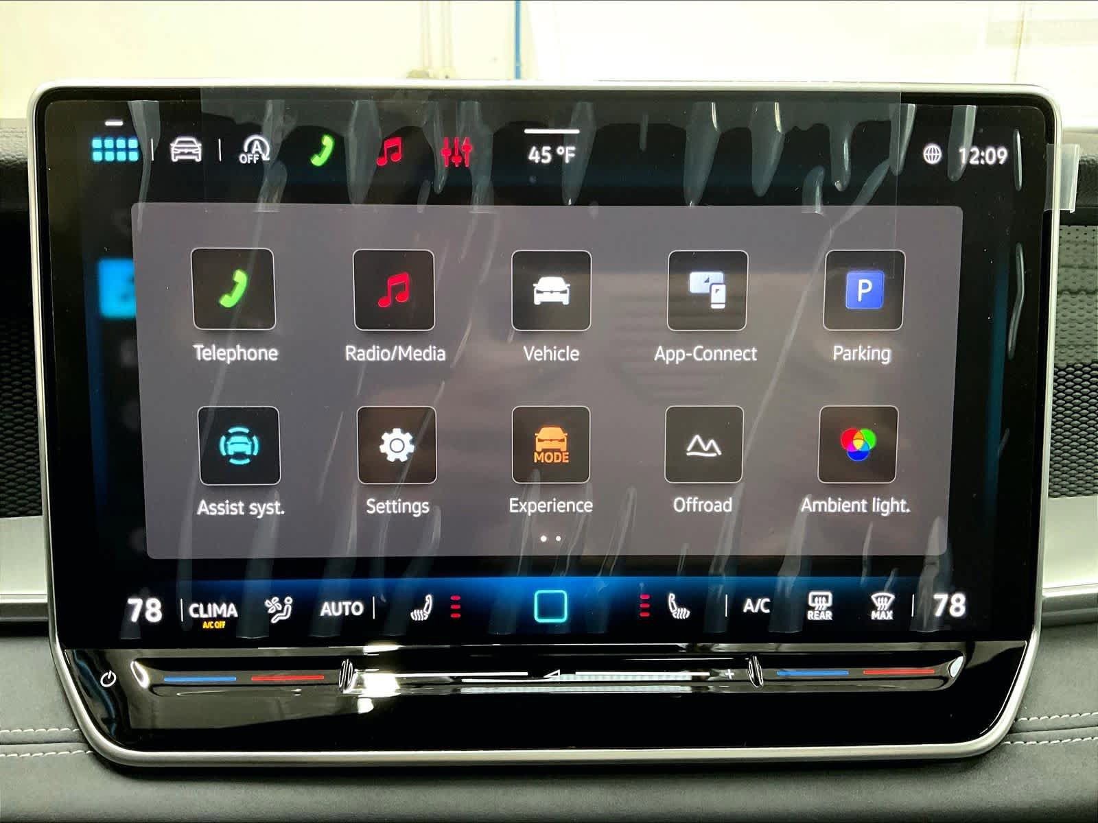 New 2026 Volkswagen Tiguan SE R-Line AWD/4WD image 22