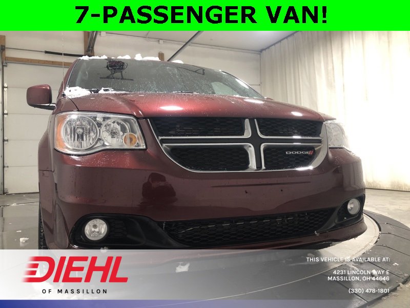 Used 2018 Dodge Grand Caravan SXT image 2