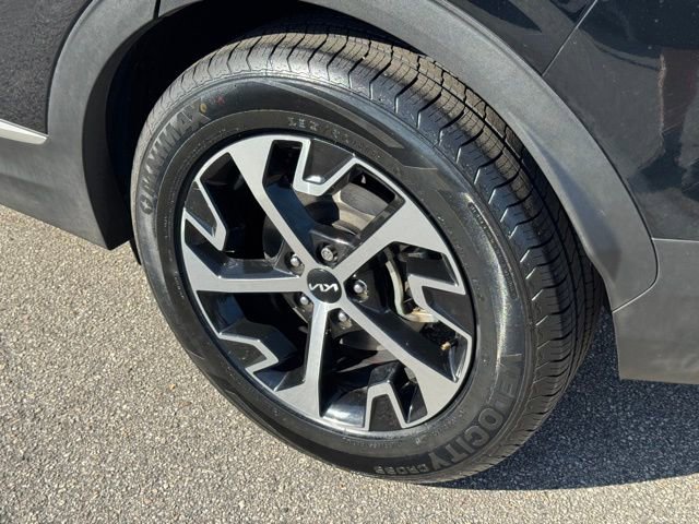 Certified 2025 Kia Sportage EX FWD image 7