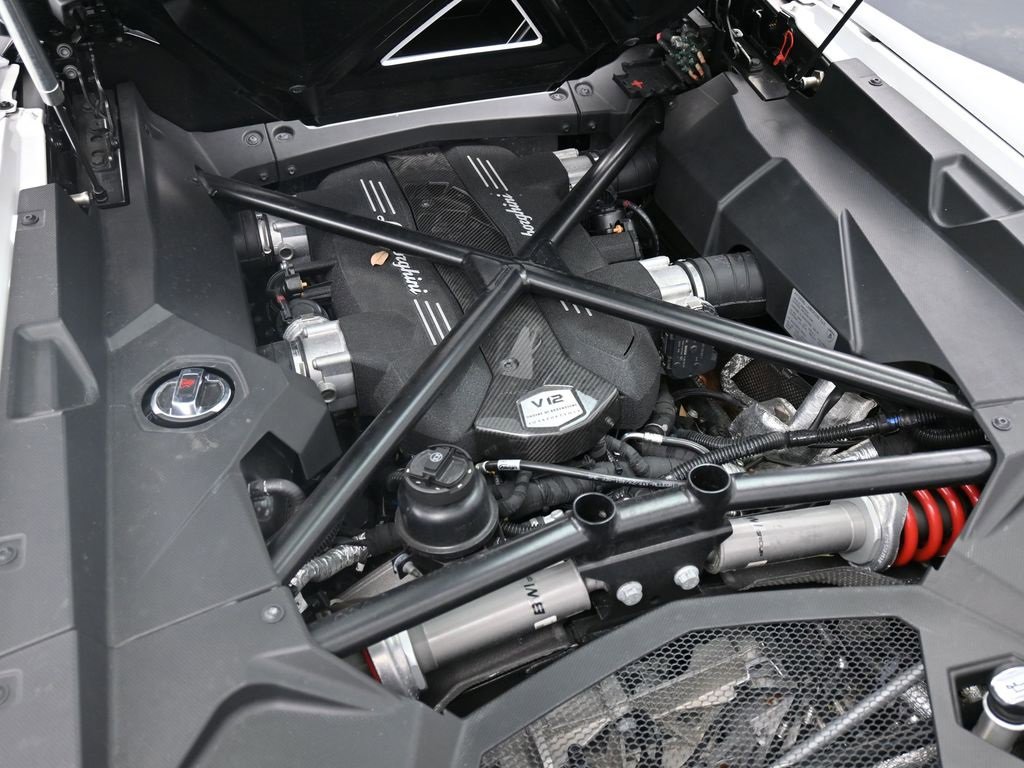 Used 2019 Lamborghini Aventador S image 28