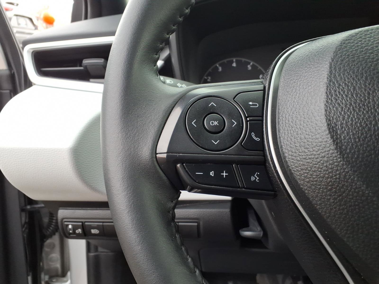 Certified 2025 Toyota Corolla SE image 20