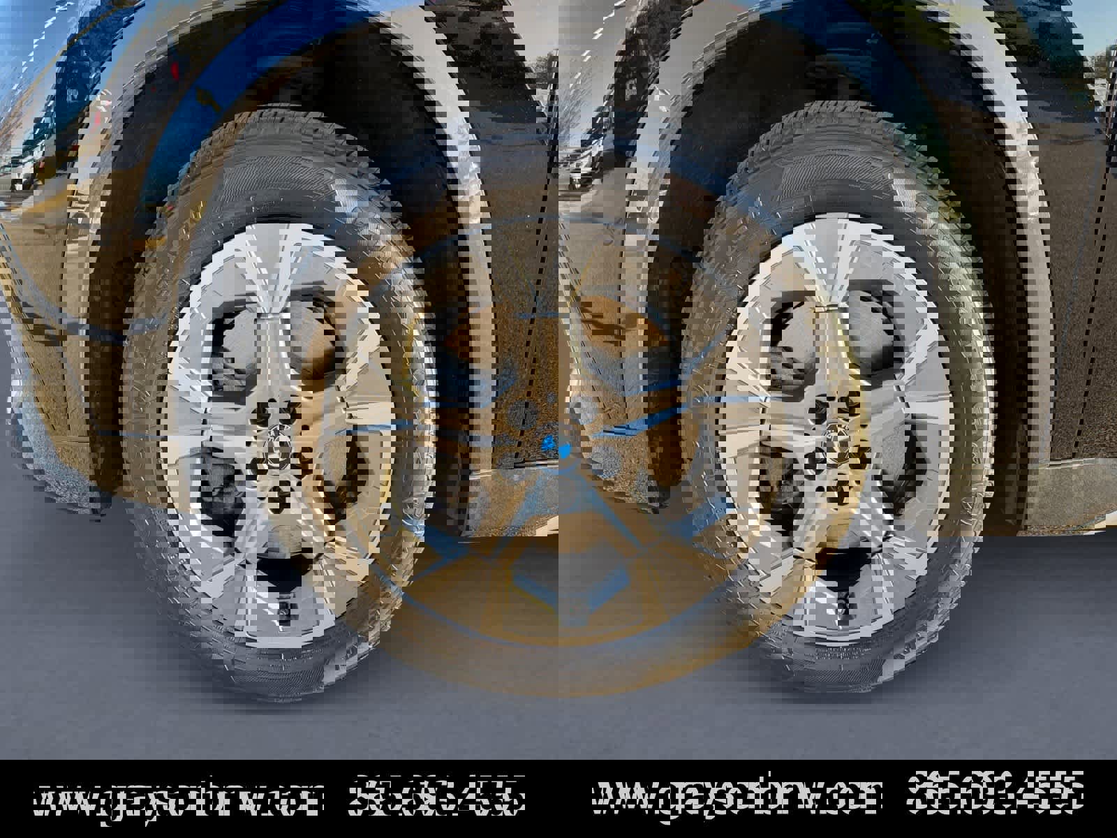 Used 2023 BMW X1 xDrive28i w/ Convenience Package image 9