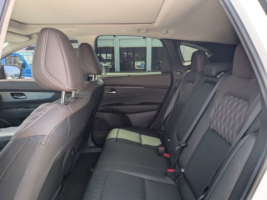 Used 2025 Nissan Murano Platinum w/ Cargo Package AWD/4WD image 14