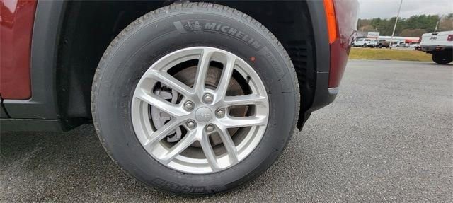 Used 2022 Jeep Grand Cherokee L Laredo w/ Luxury Tech Group I RWD image 26