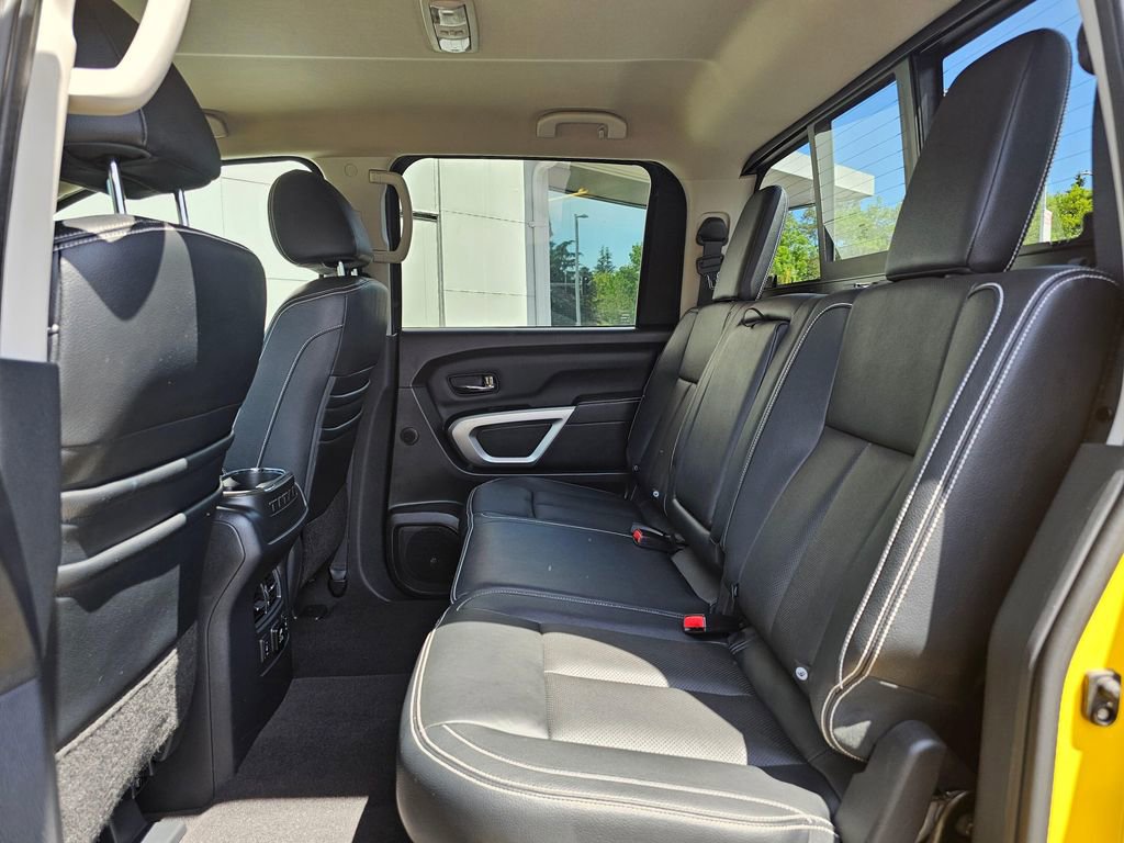 Used 2018 Nissan Titan PRO-4X w/ Pro-4x Convenience Package AWD/4WD image 19