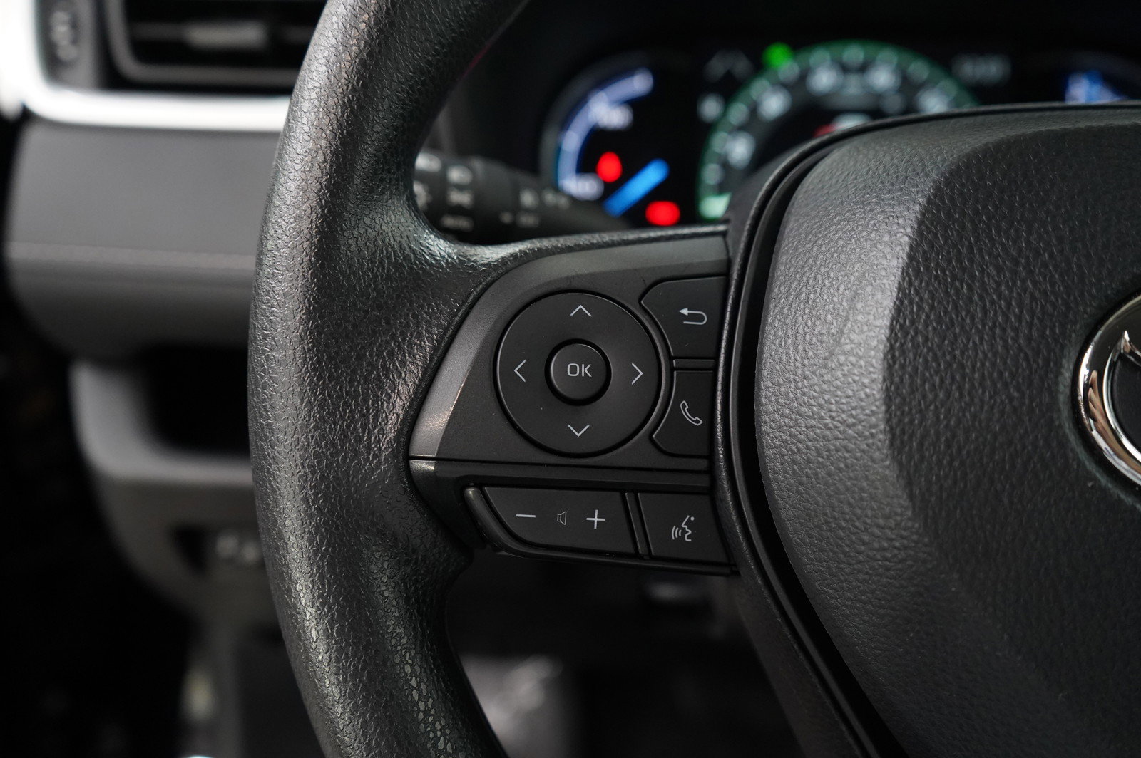 Used 2025 Toyota RAV4 Woodland Edition image 18