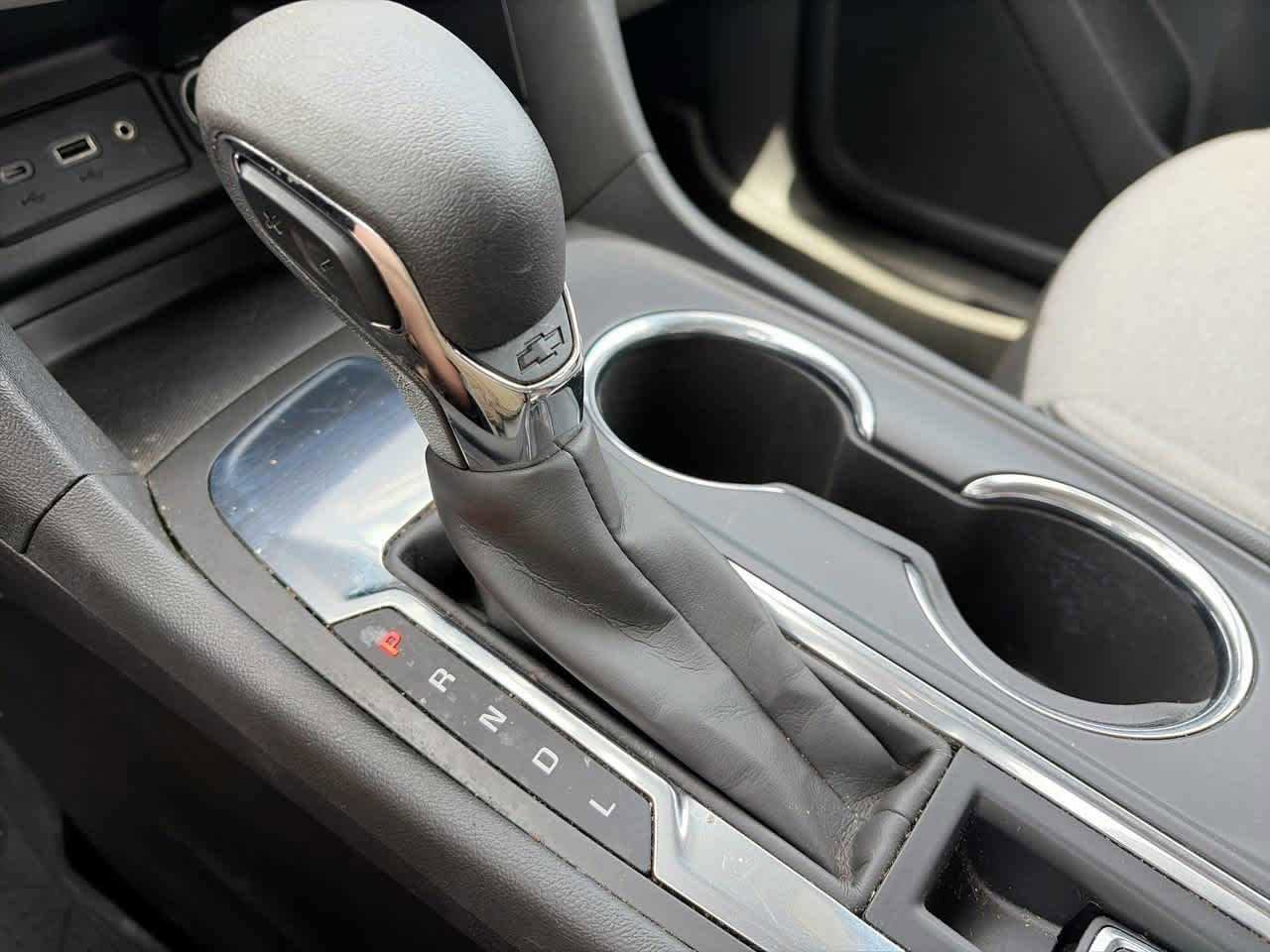 Used 2022 Chevrolet Equinox LS w/ LPO, Floor Liner Package FWD image 20