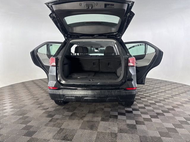 Used 2023 Chevrolet Equinox LS AWD/4WD image 18
