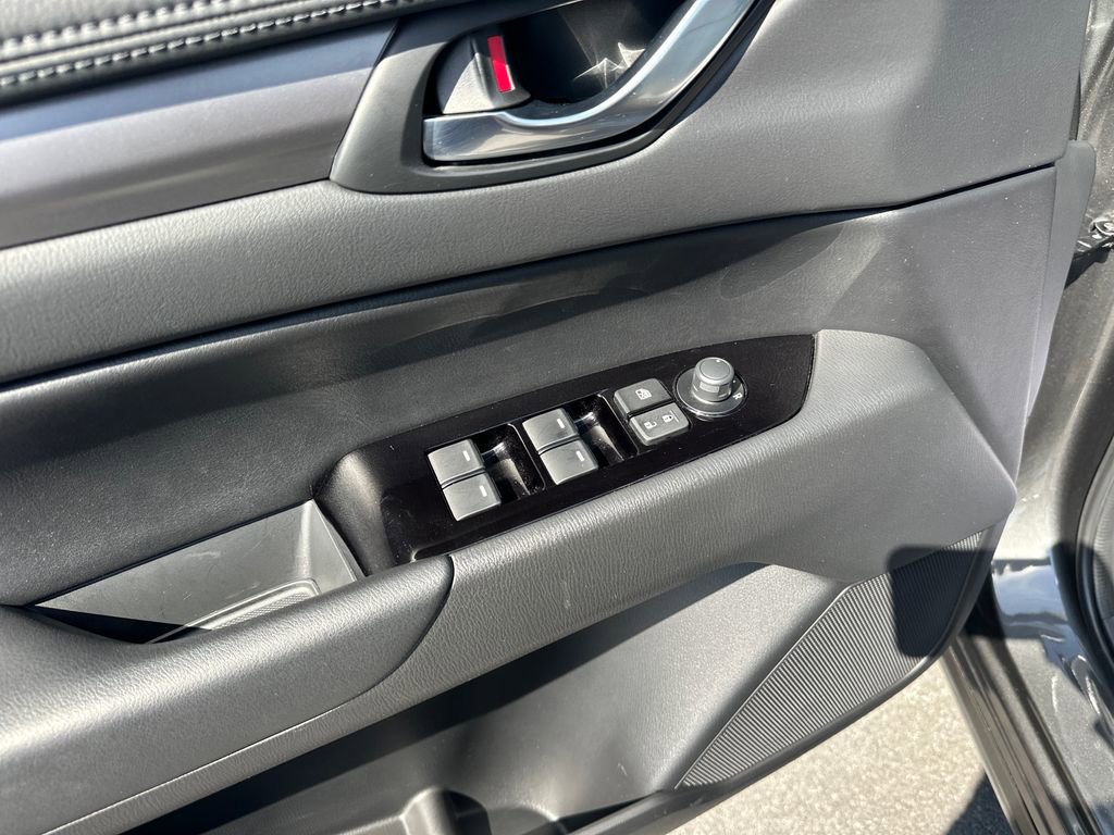 Used 2025 MAZDA CX-5 AWD 2.5 S w/ Preferred Package image 15