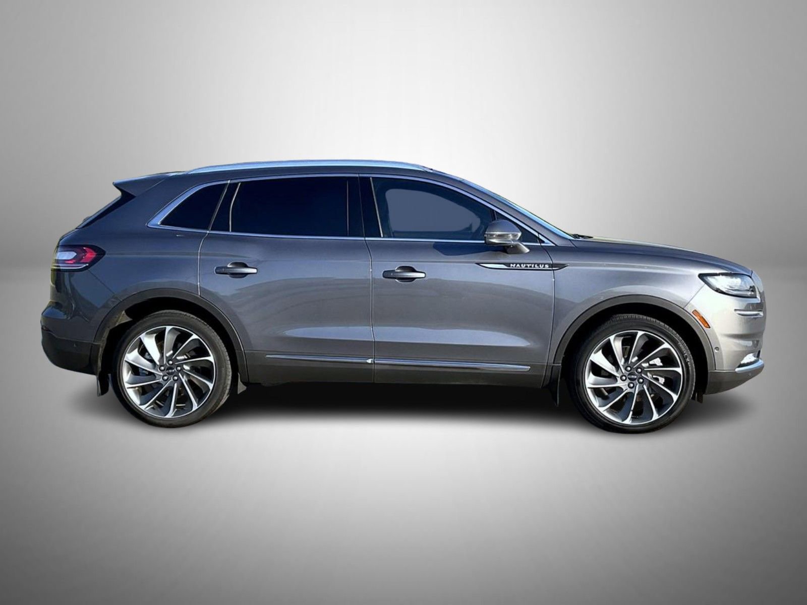 Certified 2022 Lincoln Nautilus Reserve w/ Equipment Group 202A AWD/4WD image 4