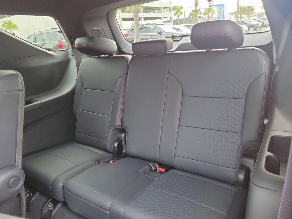 Used 2024 Chevrolet Traverse RS image 19