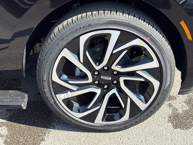 New 2026 Lincoln Navigator L Reserve AWD/4WD image 9