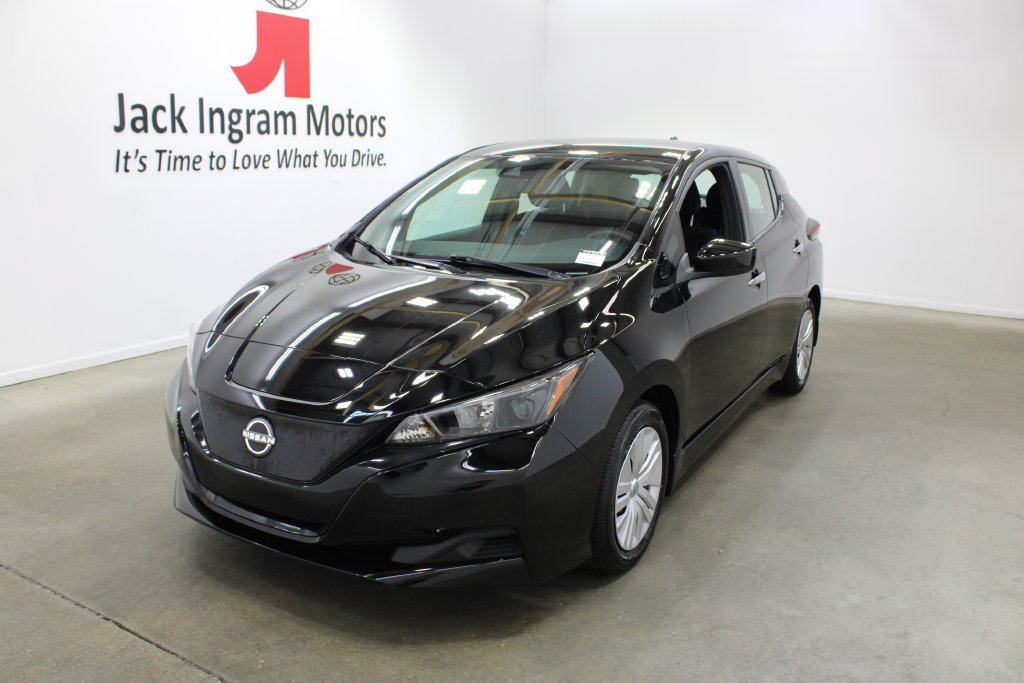 Used 2025 Nissan Leaf S FWD image 2