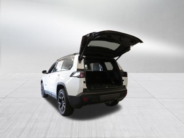 New 2026 Jeep Cherokee Overland w/ Advanced Pro Tech Group AWD/4WD image 5