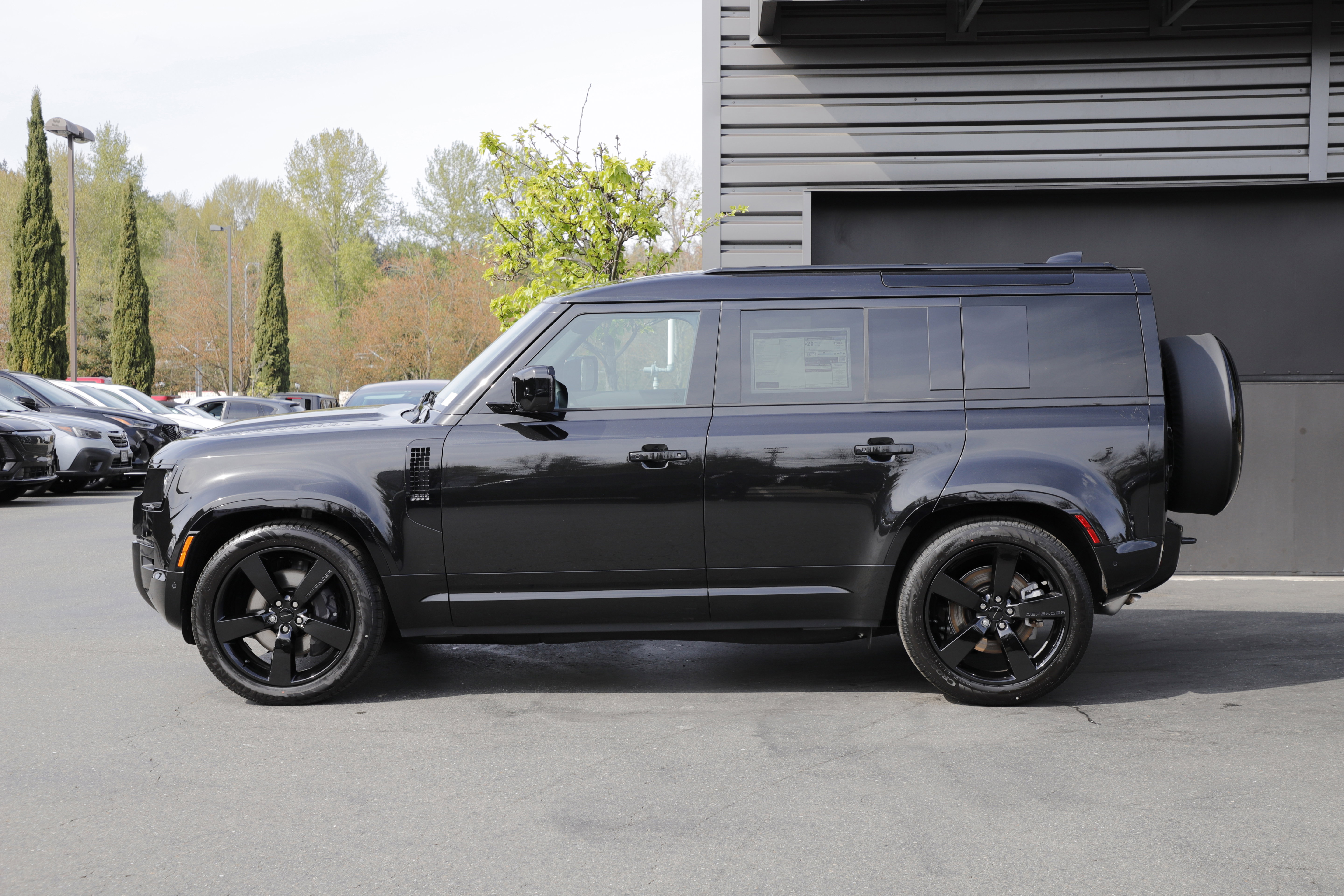 New 2026 Land Rover Defender 110 X-Dynamic SE image 7