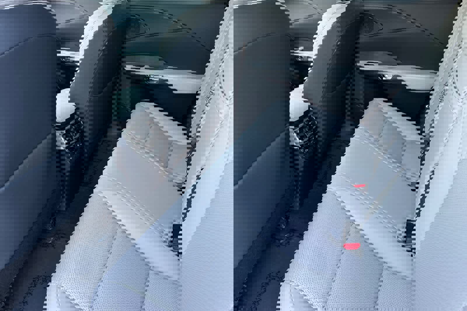 Used 2025 Lexus RX 350 Premium image 4