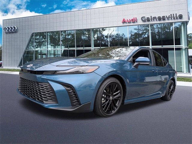 Used 2025 Toyota Camry SE