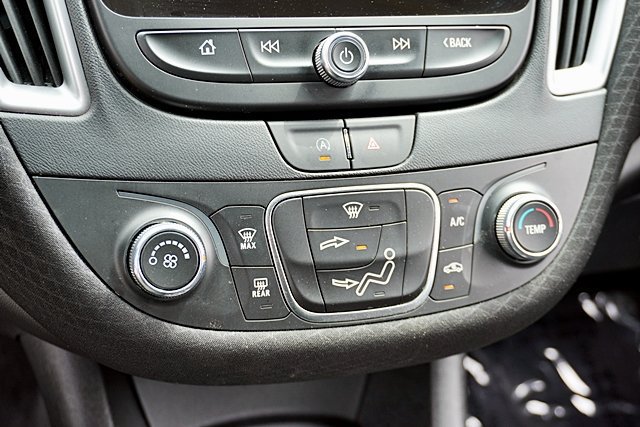 Used 2025 Chevrolet Malibu RS FWD image 37