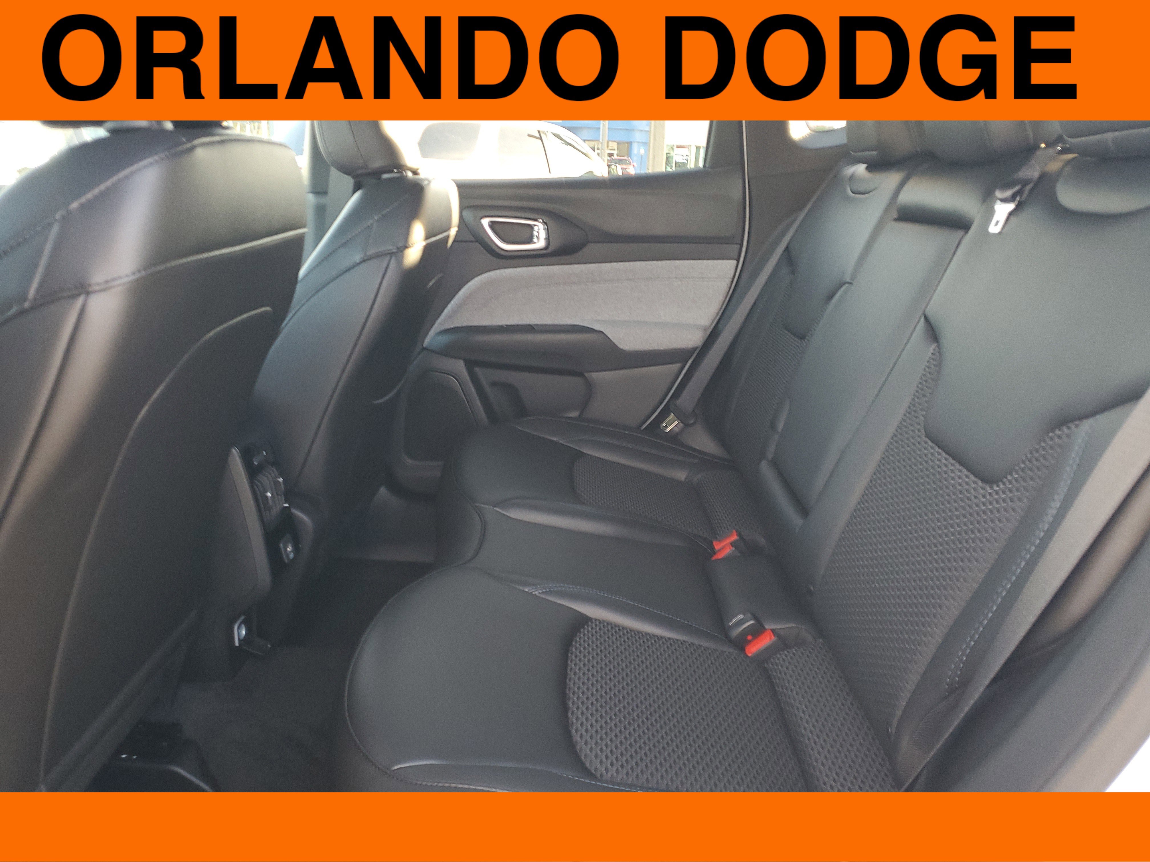 New 2026 Jeep Compass Latitude image 8