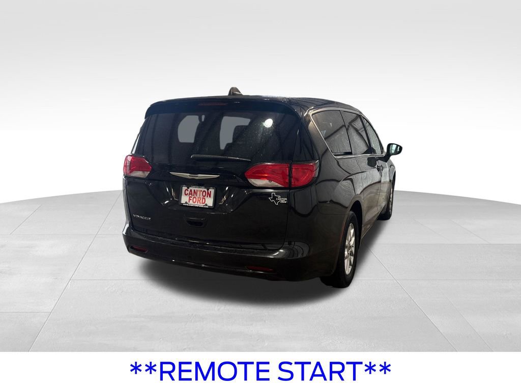 Used 2023 Chrysler Voyager LX image 8