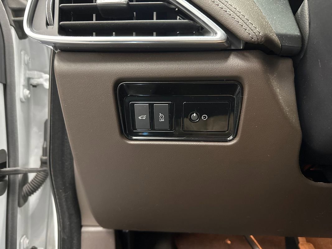 Used 2020 Jaguar F-PACE Prestige image 11