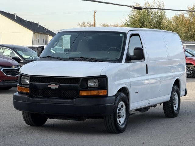 Used 2017 Chevrolet Express 2500 image 9