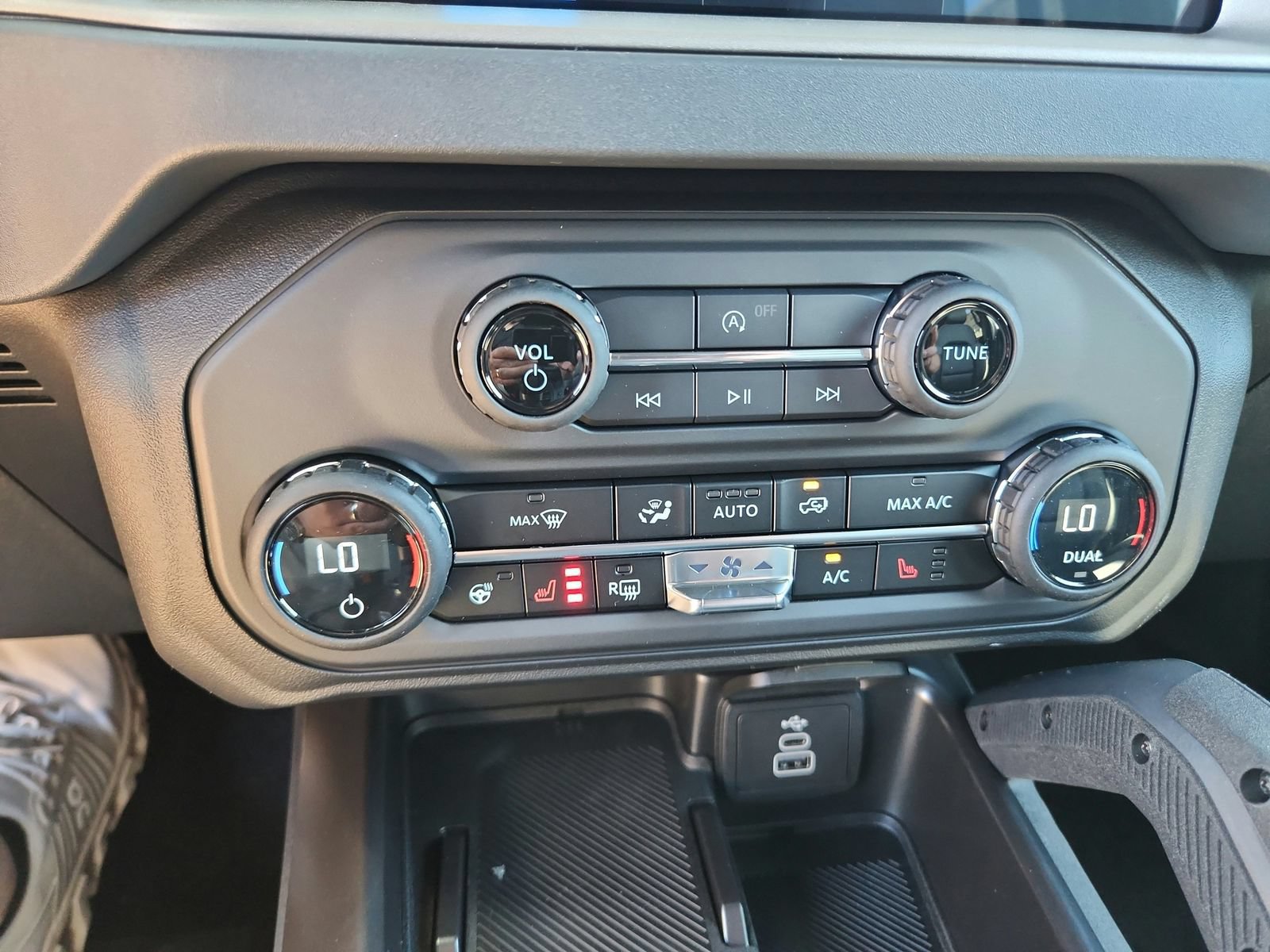 New 2026 Ford Bronco Outer Banks w/ Sasquatch Package AWD/4WD image 21