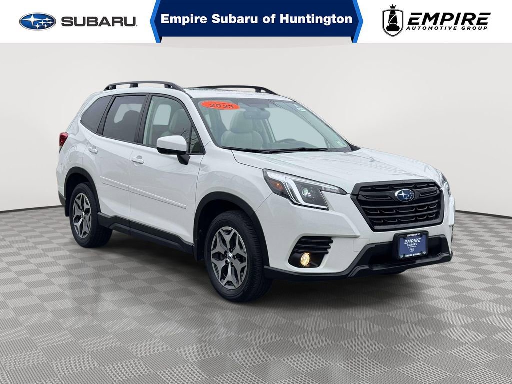 Used 2023 Subaru Forester Premium image 1