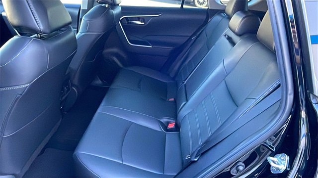 Used 2022 Toyota RAV4 XLE Premium image 12