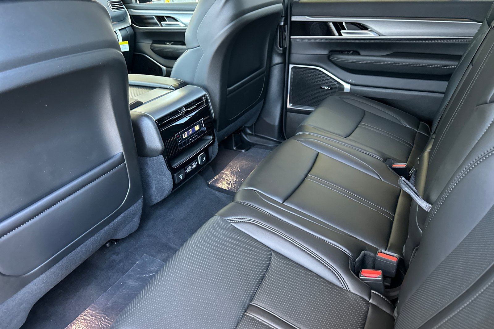 New 2026 Jeep Grand Wagoneer 4WD image 12