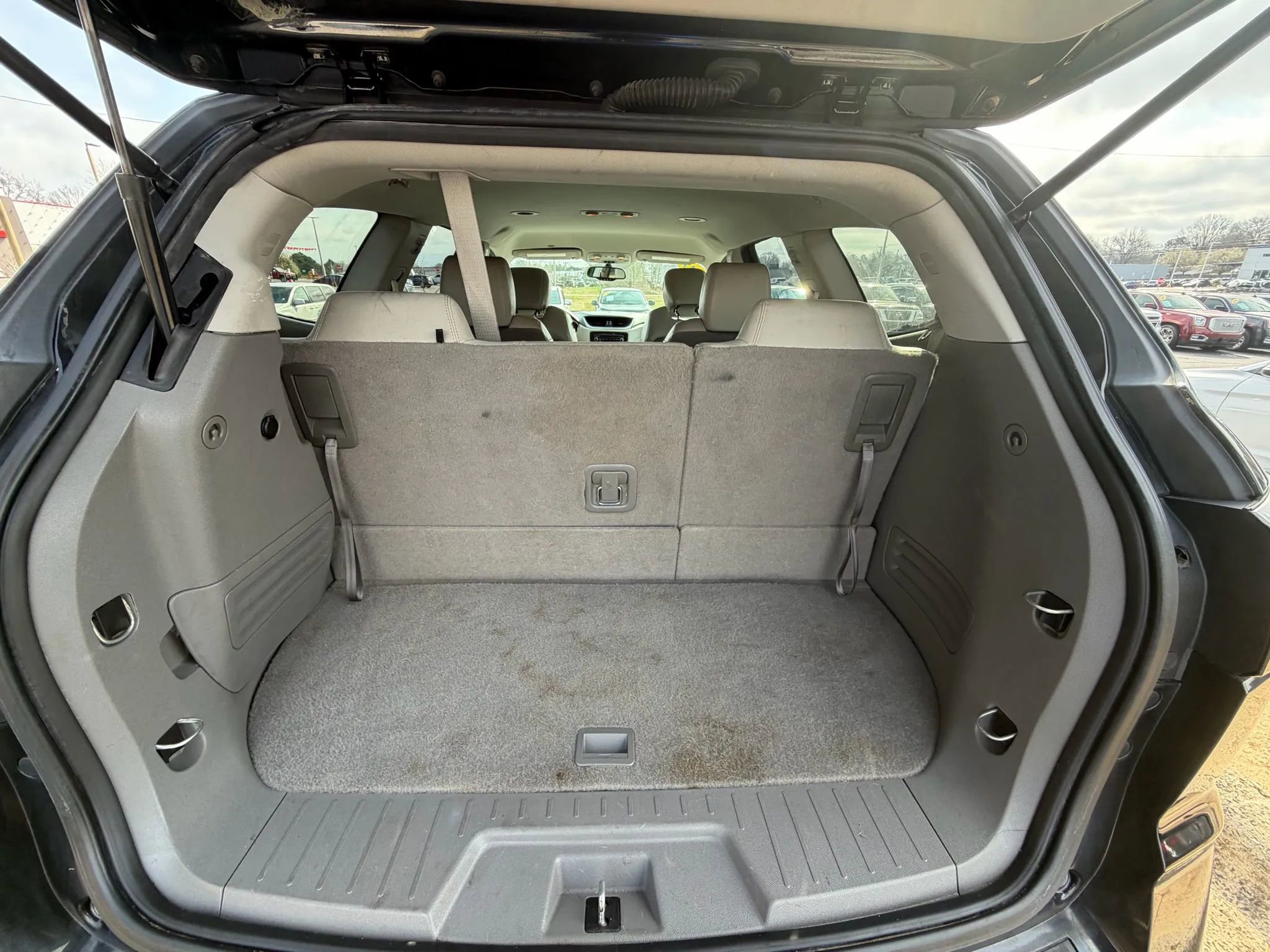 Used 2017 Chevrolet Traverse LT image 9