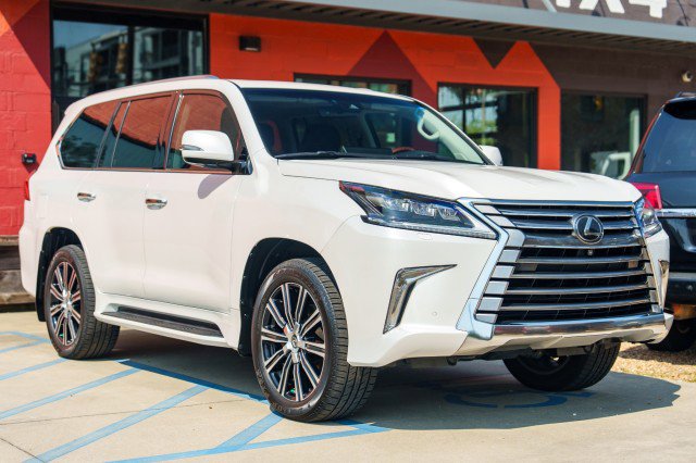 Used 2021 Lexus LX 570 4WD w/ 3rd Row & Luxury Pkg image 3