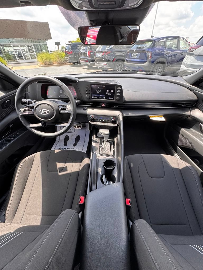 Used 2026 Hyundai Elantra Sport FWD image 16