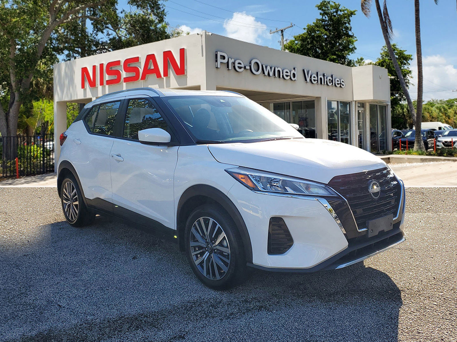 Certified 2023 Nissan Kicks SV image 3