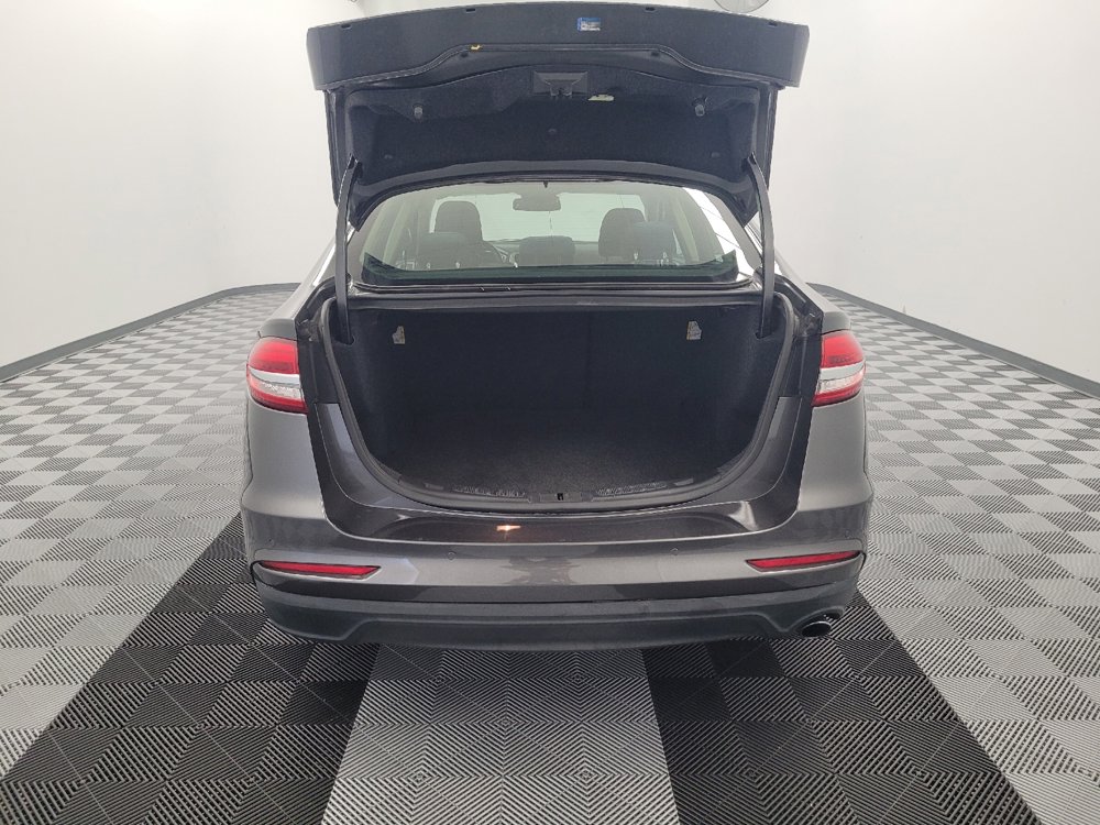 Used 2020 Ford Fusion SE FWD image 29