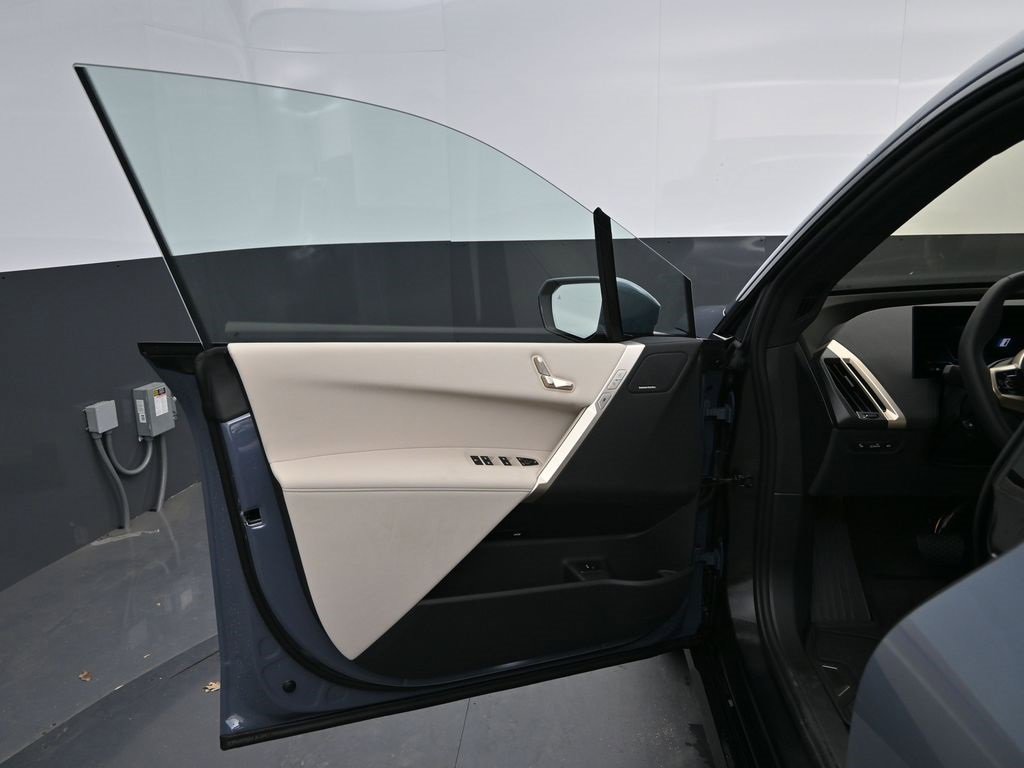 Certified 2026 BMW iX xDrive45 w/ Premium Package image 11
