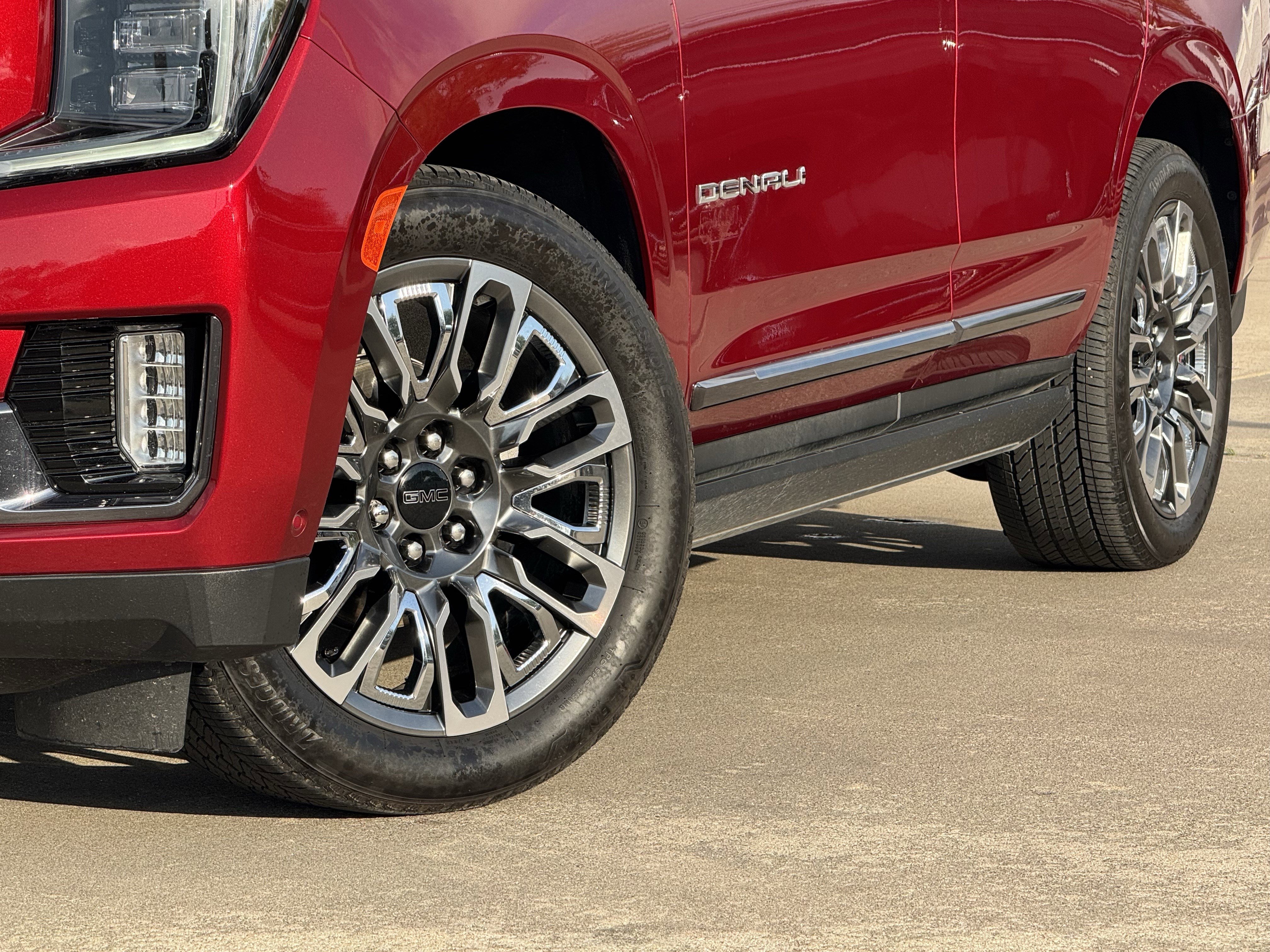 Used 2024 GMC Yukon Denali Ultimate image 12